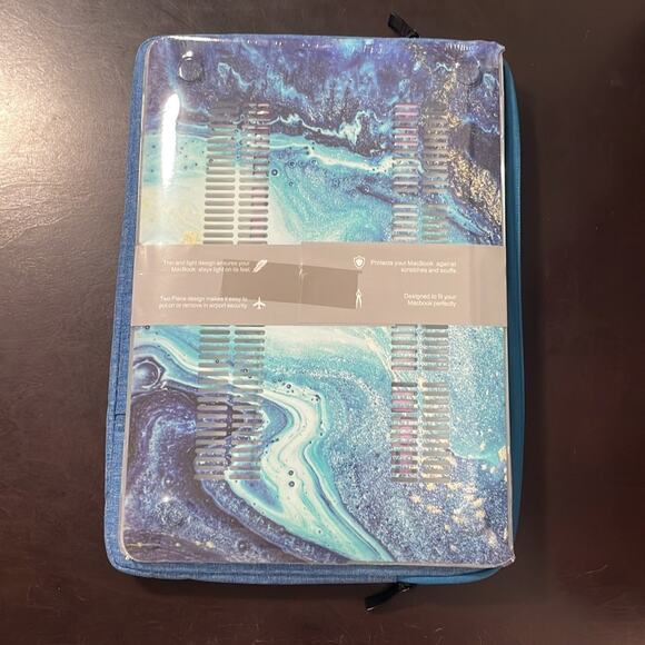 MacBook Air 13” shell and blue soft case - Picture 2 of 5
